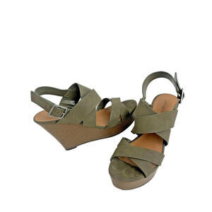 Indigo Rd Wedge Heeled Sandals Khaki Green Adjustable Straps Size 7M